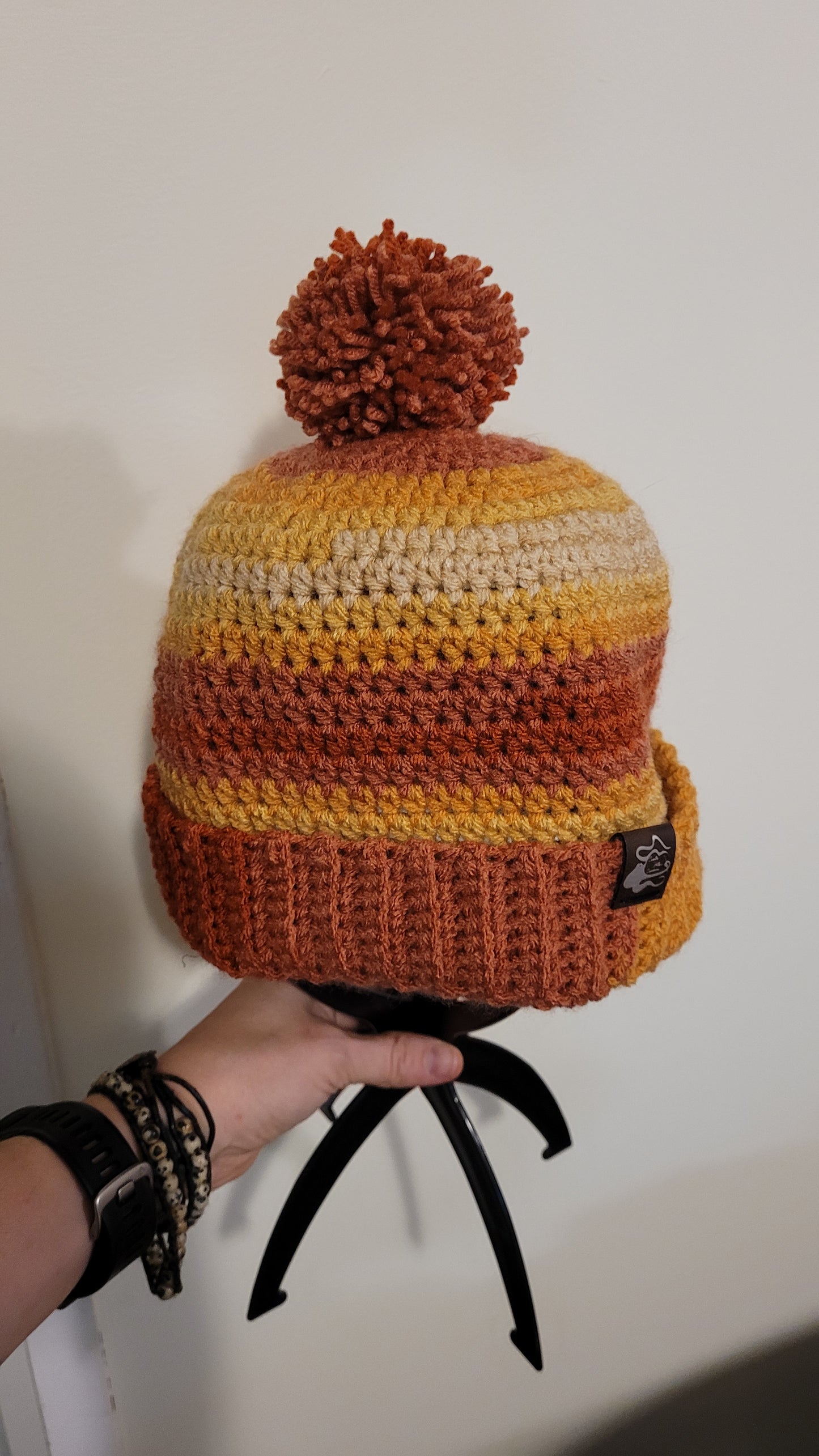 Ridged toque