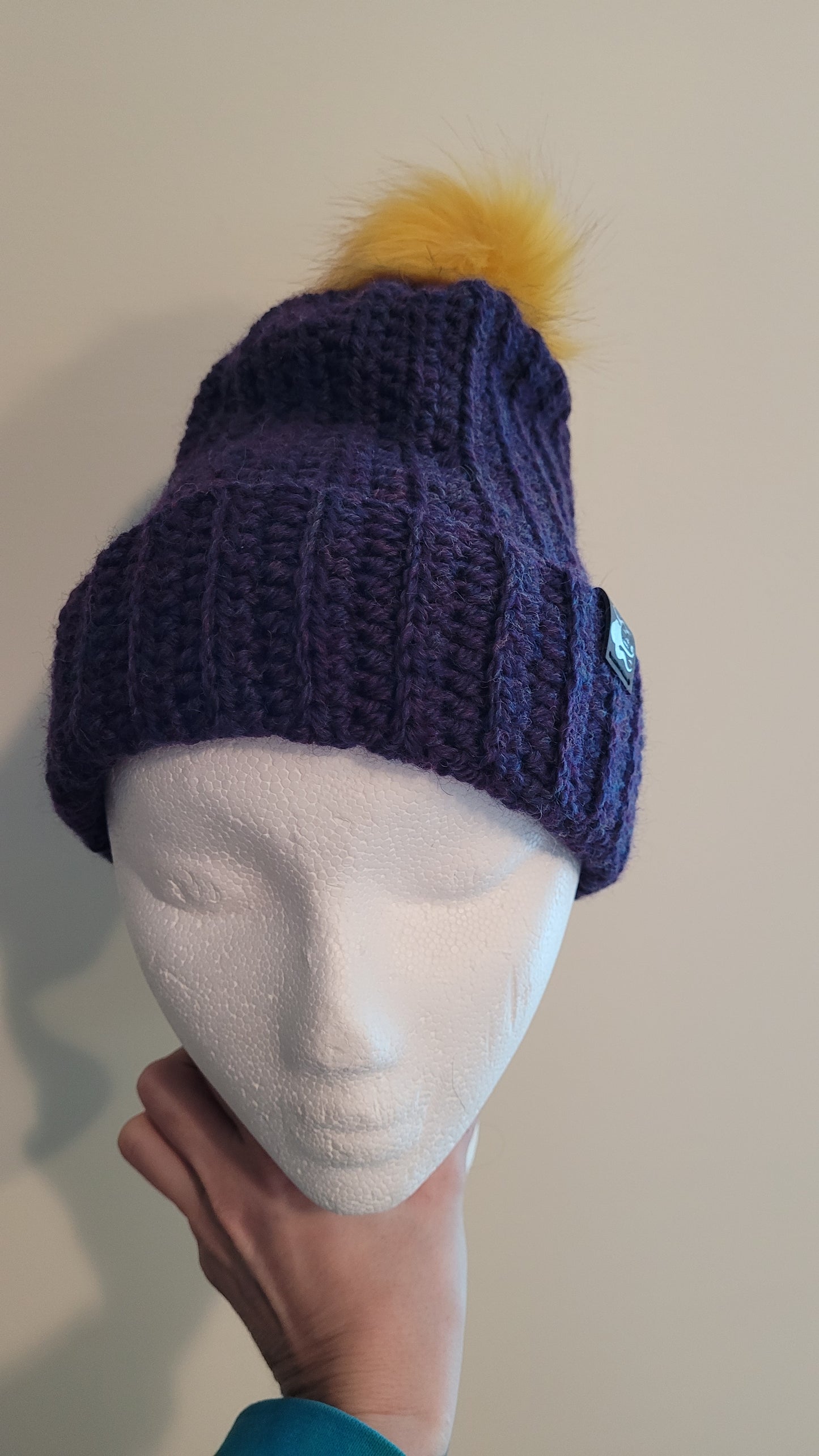 Ridged toque